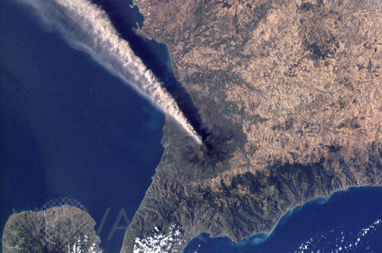 Mt Etna eruption. 07/2001