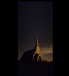 Ciel étoilé et église. Etretat