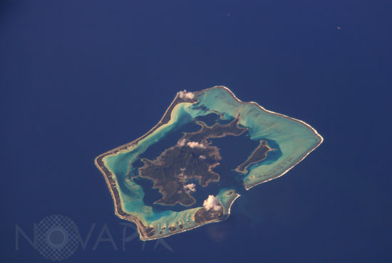 Bora-Bora vue de l'espace