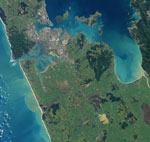 Région d'Auckland (Nouvelle-Zélande) vue par satellite