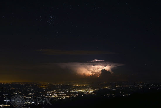 Orage sous les étoiles