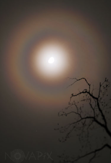 Couronne autour de la Lune