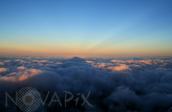 Ombre du Pic du Midi sur la mer de nuages