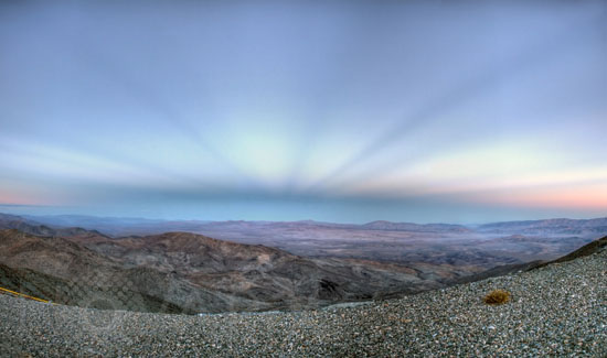 Anticrepuscular rays