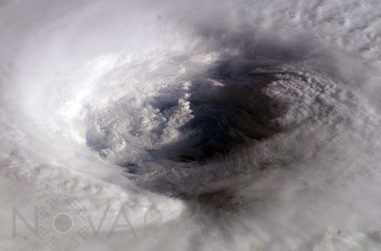 Ouragan Isabel vu par la station spatiale internationale. 09/2003