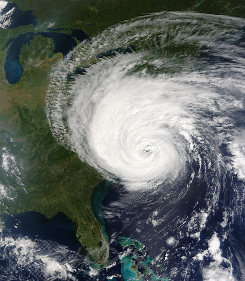 Ouragan Isabel vu par satellite 09/2003