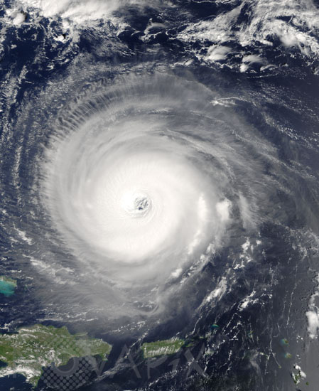 Ouragan Isabel vu par satellite 09/2003