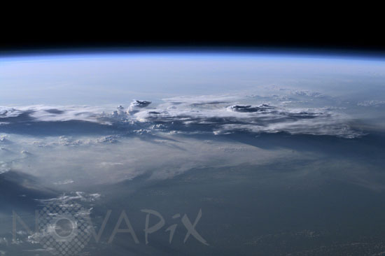 Nuages d'orage vus depuis l'espace