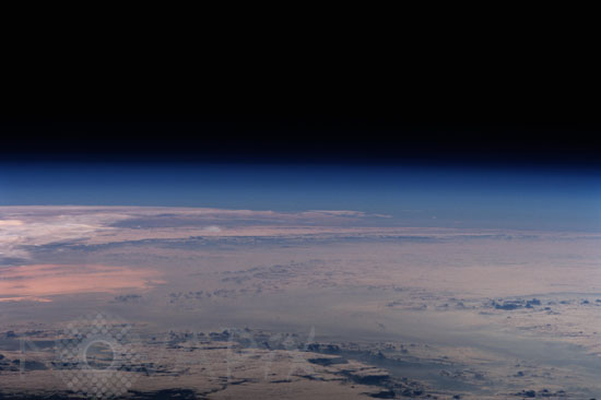 Nuages et atmosphère vus depuis l'espace