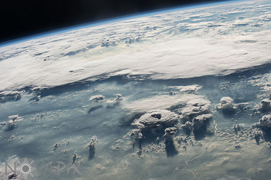Terre: nuages et atmosphère
