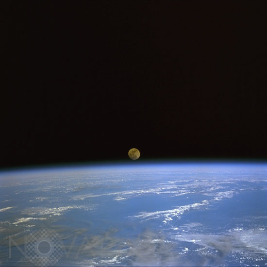 Lever de Lune au-dessus de la Terre