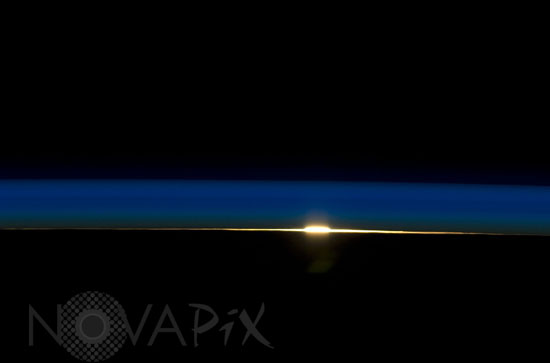 Atmosphère de la Terre et lever de soleil 07/2009