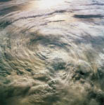 Tempête tropicale Iniki vue depuis l'espace 09/1992