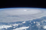 Ouragan Isabel vu par la station spatiale internationale. 09/2003