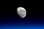 La Lune au-dessus de l'atmosphère terrestre
