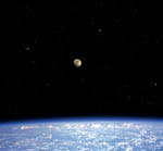 La Lune et les étoiles au-dessus de la Terre