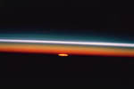 Lever de soleil vu depuis la navette Endeavour 09/1992