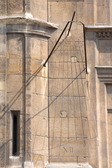 Noon Mark on Church Saint Eustache (Paris 1er)