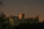 Filé d'étoiles au-dessus du château de Roussillon 
