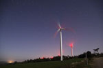 Ciel étoilé et éoliennes
