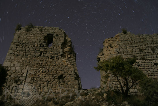 Circumpolaire au-dessus du château d'Aguilar