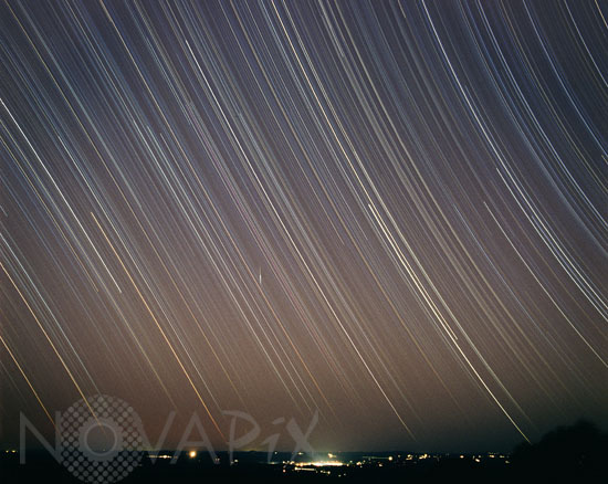 Filé d'étoiles sur l'équateur celeste