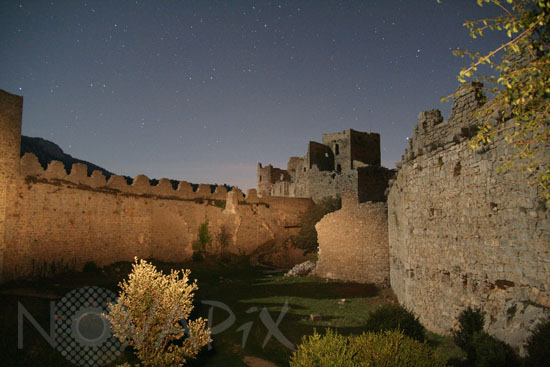 Ciel étoilé au-dessus du château de Puilaurens