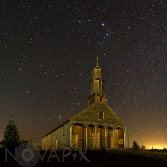 Eglise de Chiloé et ciel étoilé