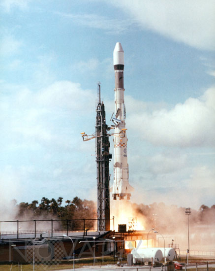 Premier vol de la fusée Ariane. 12/1979