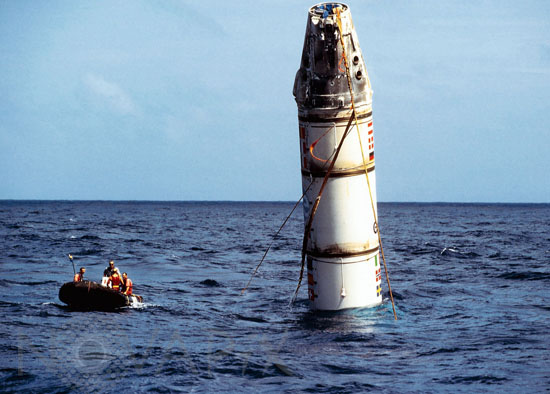 Ariane 5 solid booster recovery