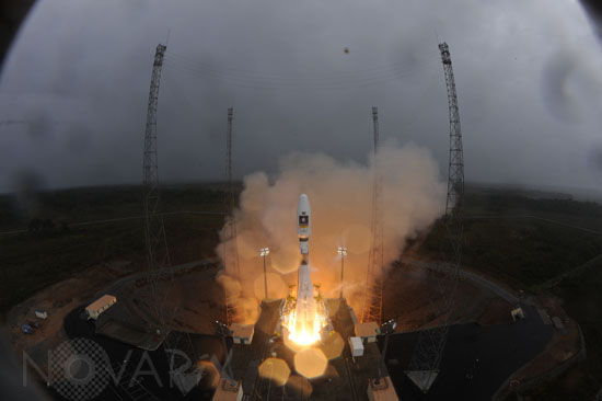 Lancement de la fusée Soyouz à Kourou - 2011