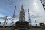 Fusée Ariane 5 sur son pas de tir. 02/2005