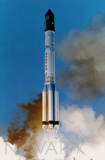 Décollage d'une fusée Proton. 11/1998