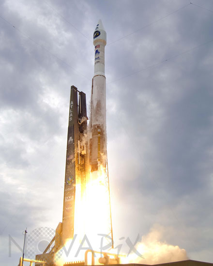 Lancement des sondes LRO et LCROSS par une fusée Atlas V
