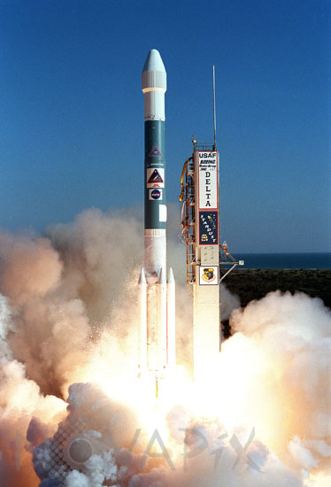 Delta II rocket lifts off carrying Stardust spacecraft . Feb 2 1999
