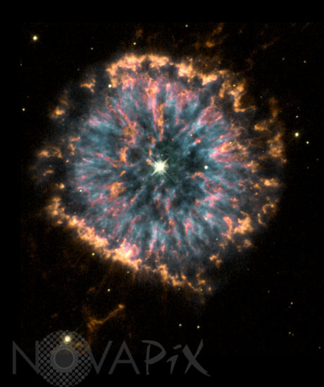 Nébuleuse planétaire NGC 6751 dans l'Aigle