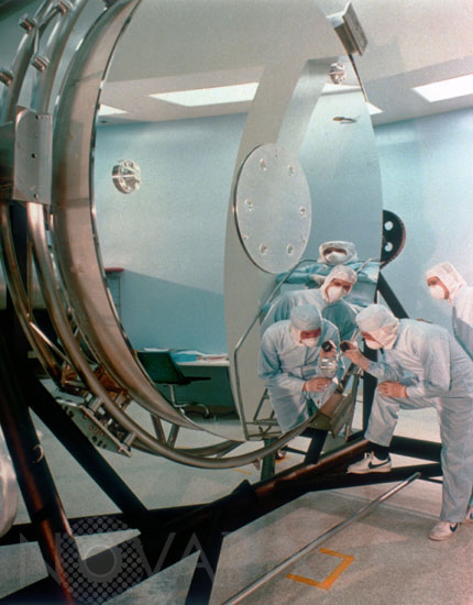 The mirror of the Hubble space telescope