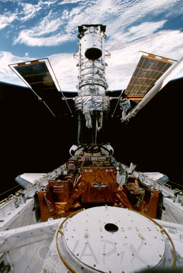 Hubble space telescope: second repair mission 02/1997