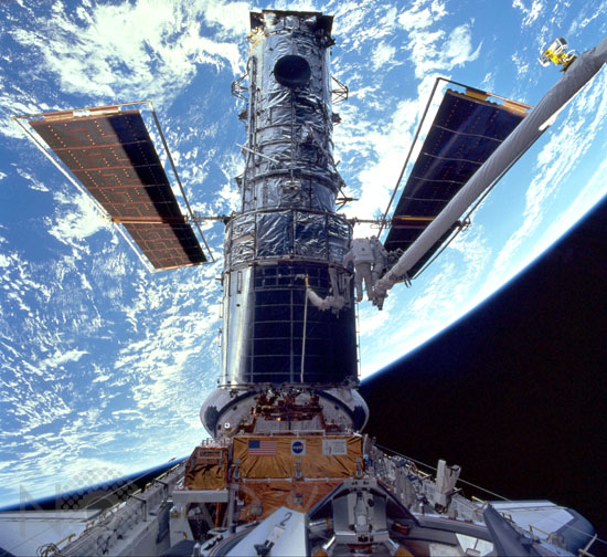 Télescope spatial Hubble: 3e mission d'entretien 12/1999