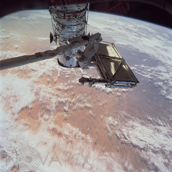 Hubble space telescope: fourth repair mission. 03/2002