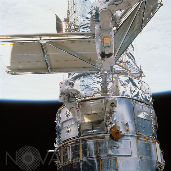 Hubble space telescope: fourth repair mission. 03/2002