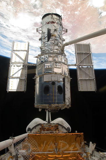 Hubble space telescope: end of the fourth repair mission