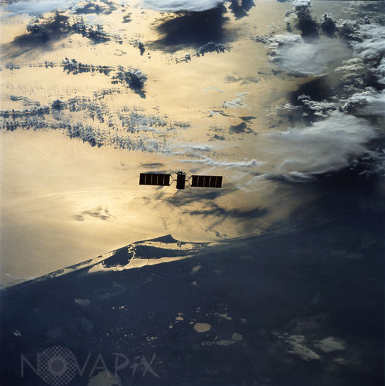 Satellite Eureca au-dessus de la Terre 