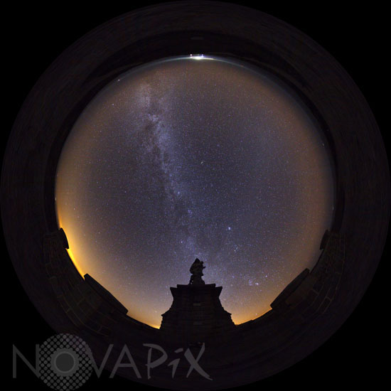 Autumn Milky way - Pointe du Raz